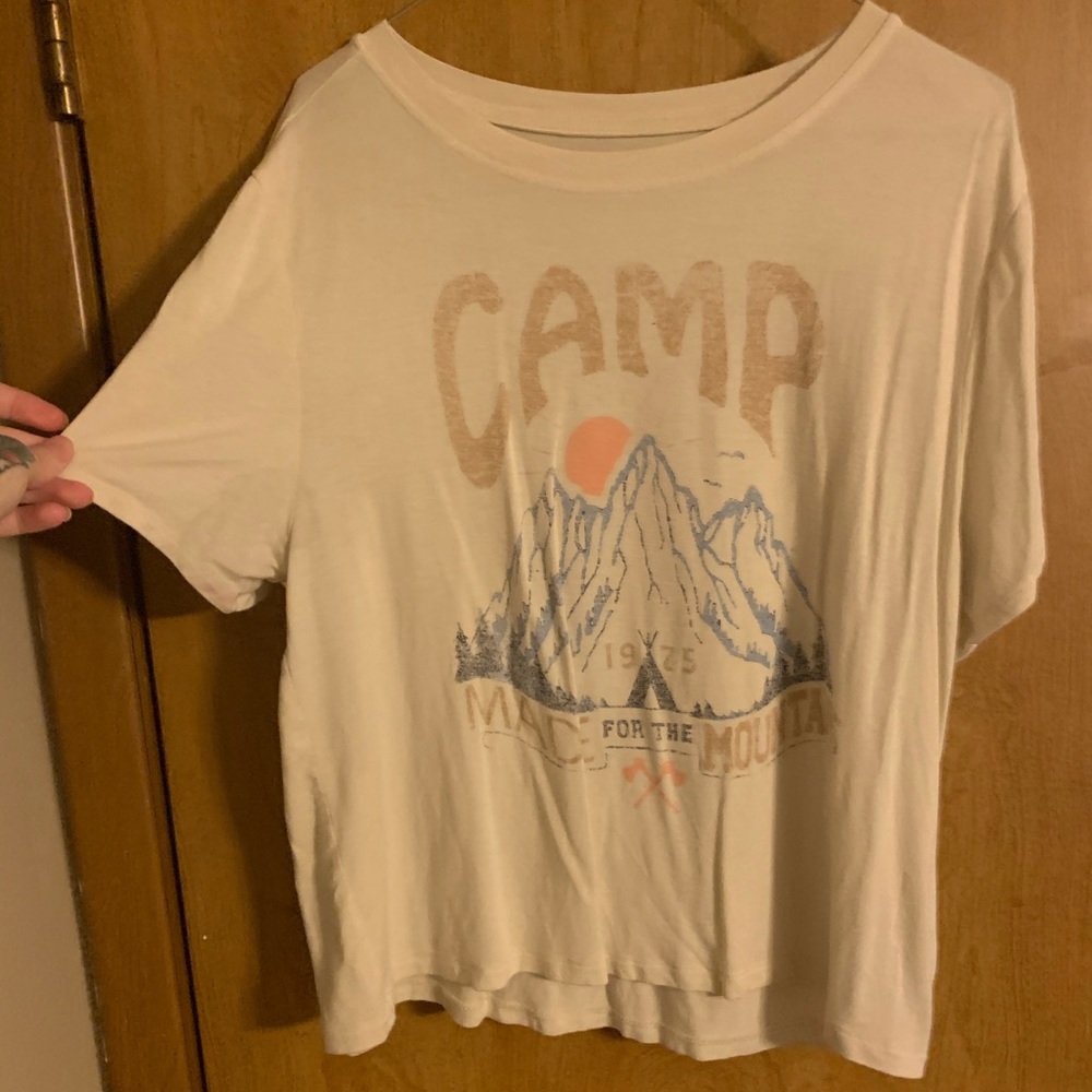 Super soft graphic tee, like new condition